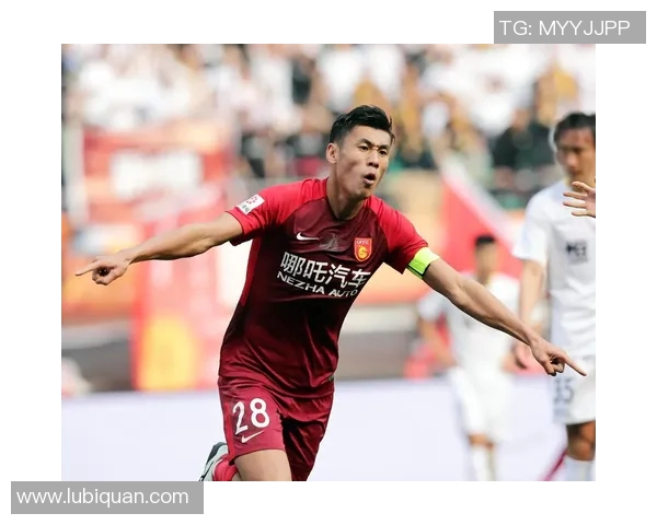 五大联赛明星绯闻曝光引热议 球场内外情感纠葛再掀波澜